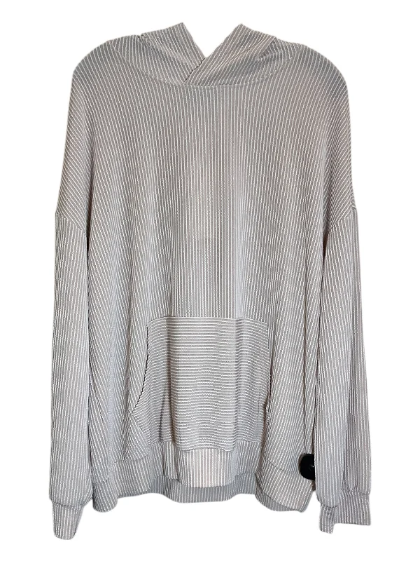 Top Long Sleeve By Clothes Mentor In Tan, Size: L