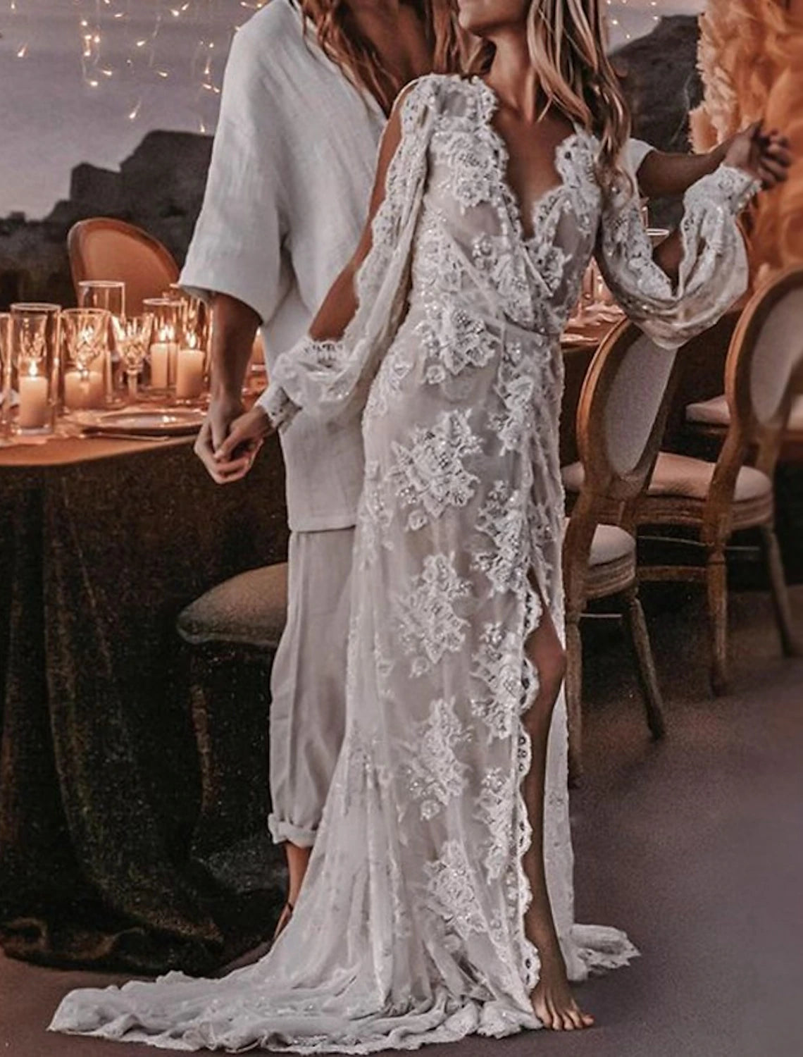 Beach Sexy Boho Wedding Dresses A-Line V Neck Long Sleeve Sweep / Brush Train Lace Bridal Gowns With Appliques