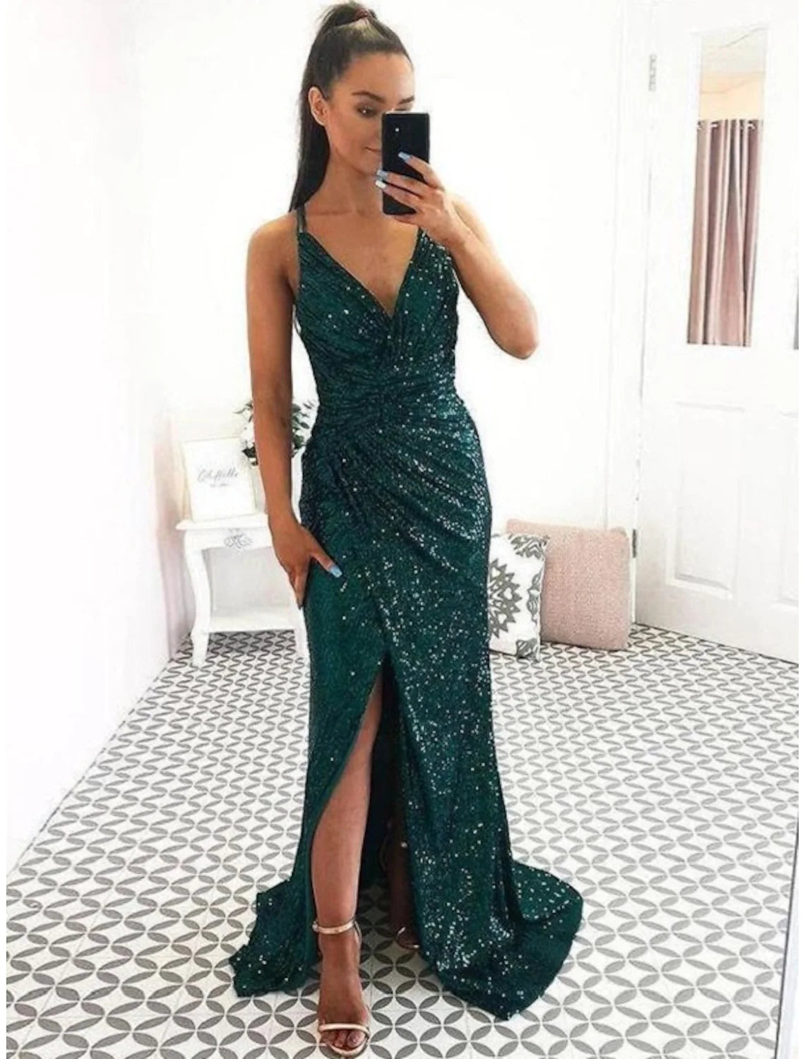 Prom Dresses Sexy Dress Party Wear Sleeveless V Neck Sequined Backless with Sequin Slit