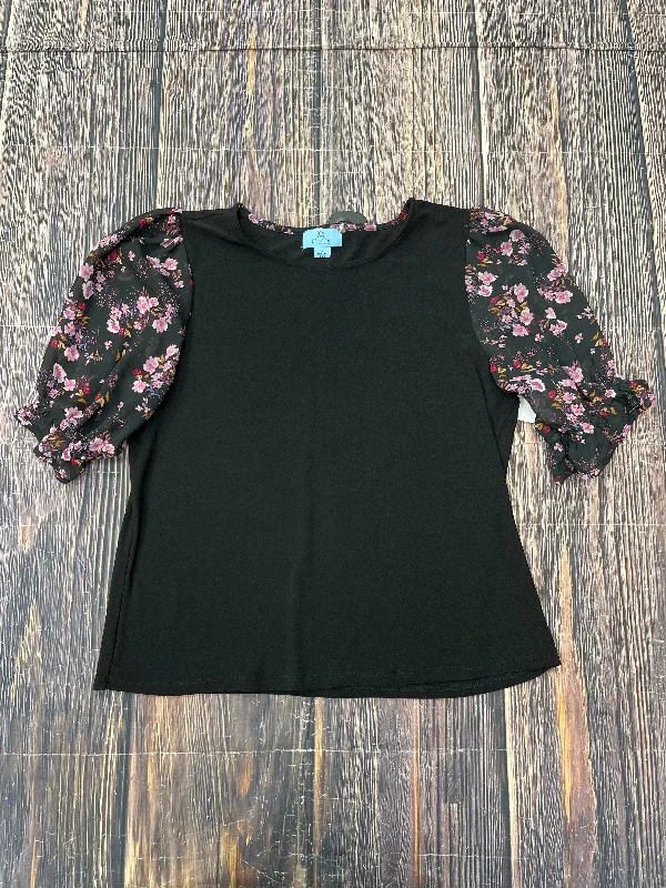 Top Short Sleeve By Cece In Black, Size: M